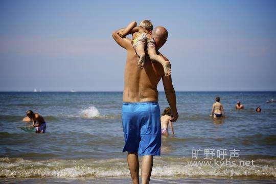 ���츸ѧ���ְ֡�����֤���ϸڡ��İְ�